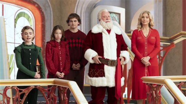 Cameron Monaghan's Magical Journey In The Santa Clause 3