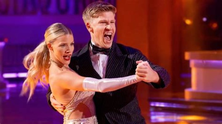 Carrie Ann Smith: An Award-Winning Superstar Dancer