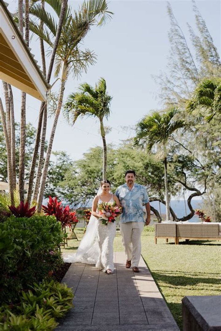 Explore The Enchanting Blue Houses Of Maui
