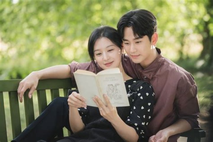 Exploring The Lives Of Kim Soo Hyun And Jiwon