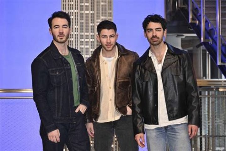 Get The Scoop On Nick Jonas's Towering Height