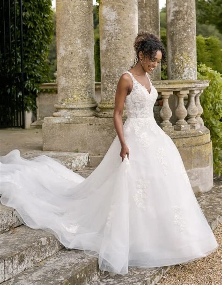 Keri Russell's Enchanting Wedding Dress: A Style Icon's Big Day