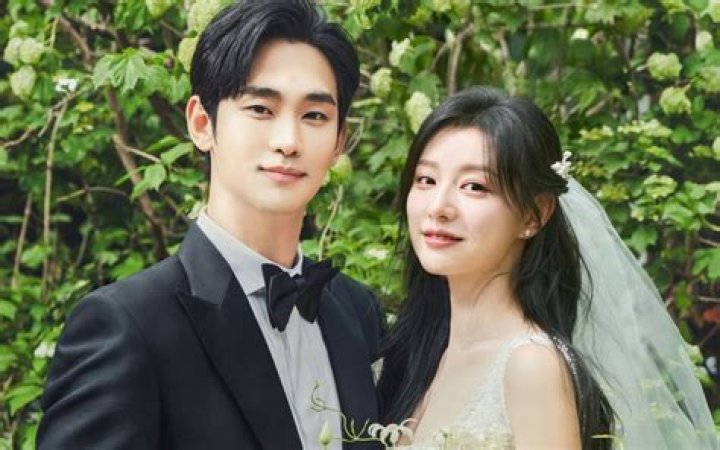 Kim Soo Hyun's Girlfriend Uncovered: The Surprising Truth