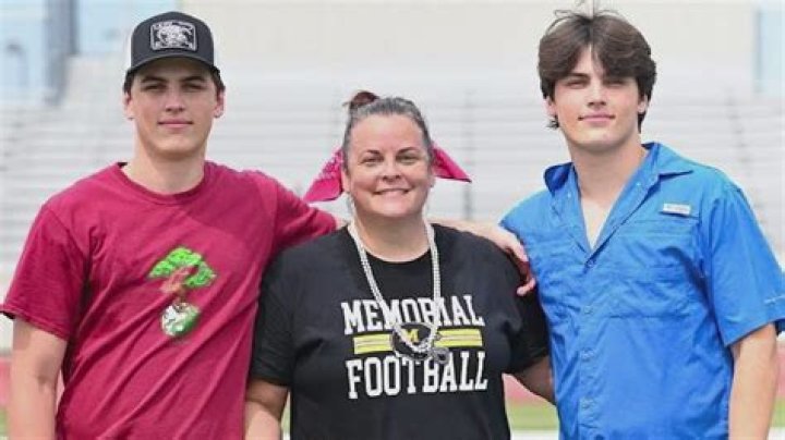Meet Lori Metcalf And Her Talented Daughter