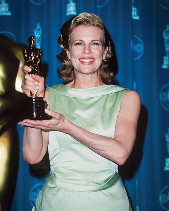 The Latest Buzz: Kim Basinger Today