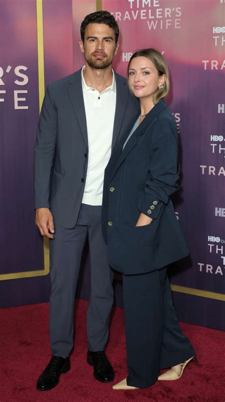 Theo James - Uncovering His Height In Feet