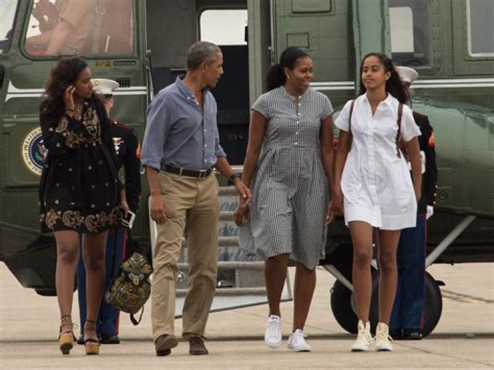 Unveiling The Mystery: Are There Pictures Of Michelle Obama Pregnant?