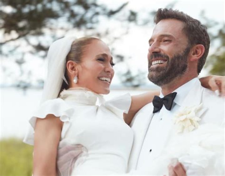 Why Ben Affleck's Daughter Wears A Mask: Unraveling The Mystery